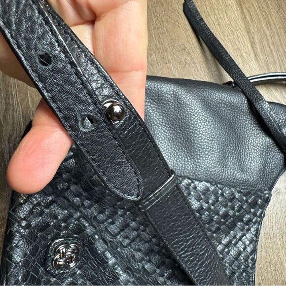 Elliot Lucca | Black Leather Two Way Crossbody Bag‎ - Picture 11 of 11